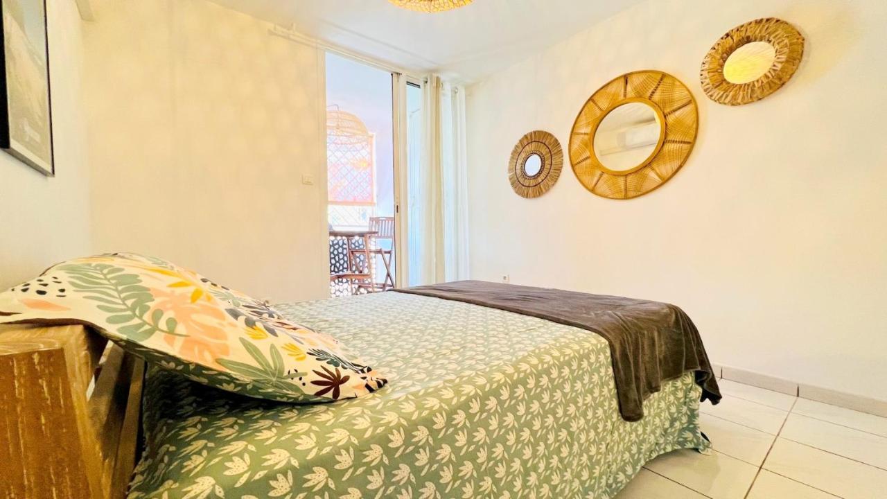 Studio Le Dina St Gilles Boucan Canot แซ็งต์-จีลส์-เลส์-แบ็งส์ ภายนอก รูปภาพ